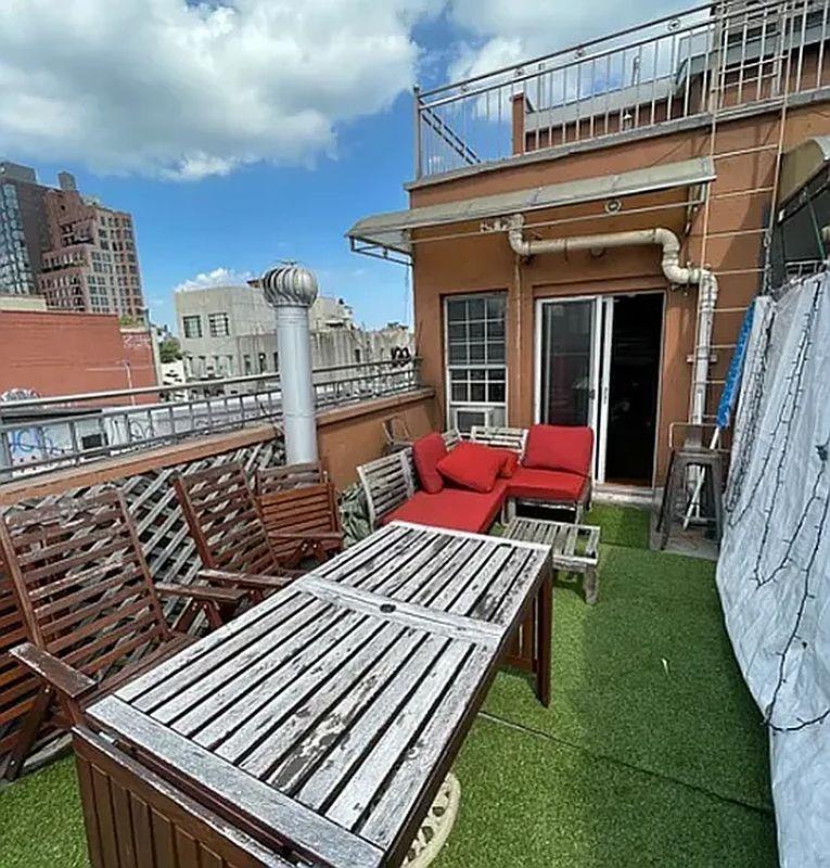 154 Orchard Street, Apt 19, New York, NY 10002