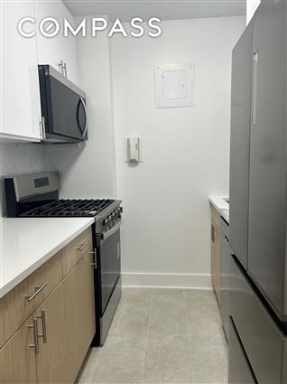 400 East 54th Street 19-H Sutton Place New York NY 10022