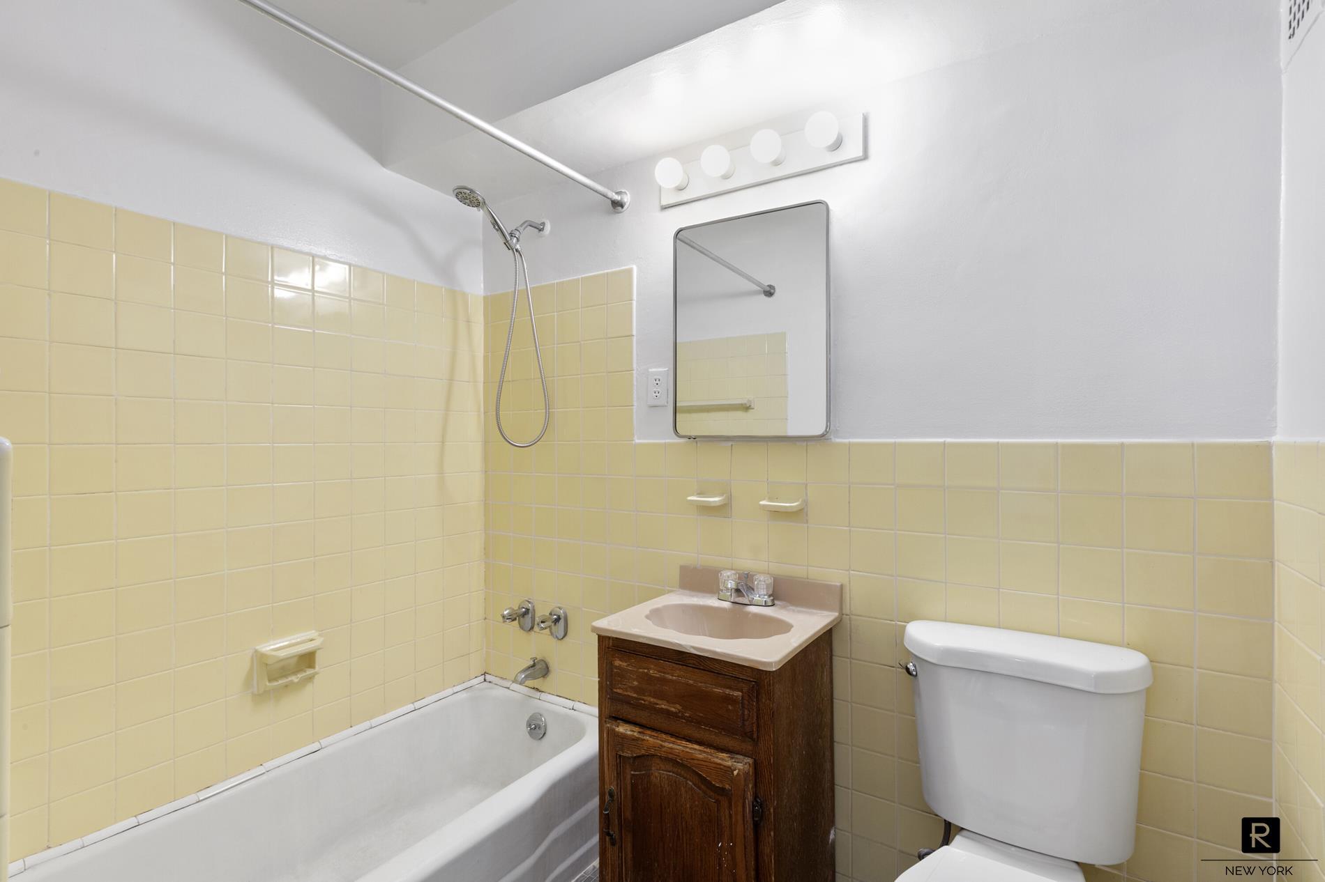 215 Park Row Lower East Side New York NY 10038