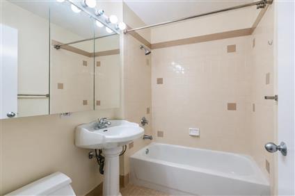 4-74 48th Avenue 14-M Hunters Point Queens NY 11109