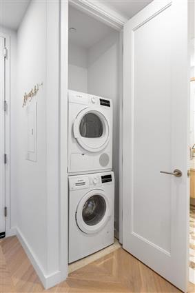 29-18 41st Avenue 14-B Long Island City Queens NY 11101