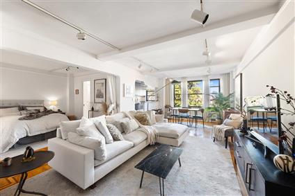 152 East 94th Street 8-D Carnegie Hill New York NY 10128