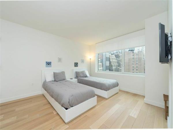 Beautifully Furnished 2 bed/2 bath in Luxury Building