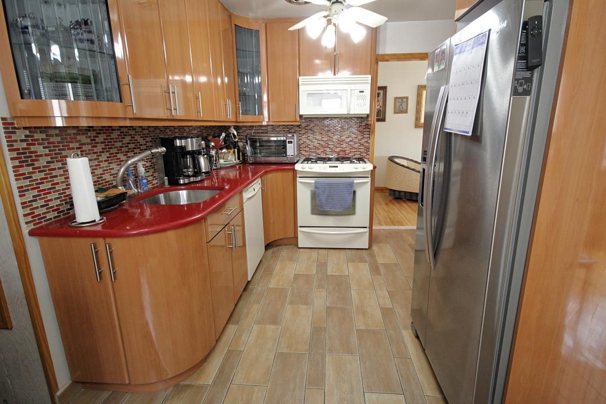 223 Whitman Drive Mill Basin Brooklyn NY 11234 Brooklyn 4U