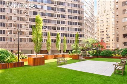 400 East 54th Street 8-A Sutton Place New York NY 10022
