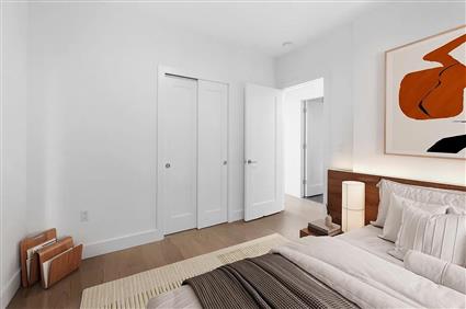 27 Saint Marks Place 2-CD E. Greenwich Village New York NY 10003