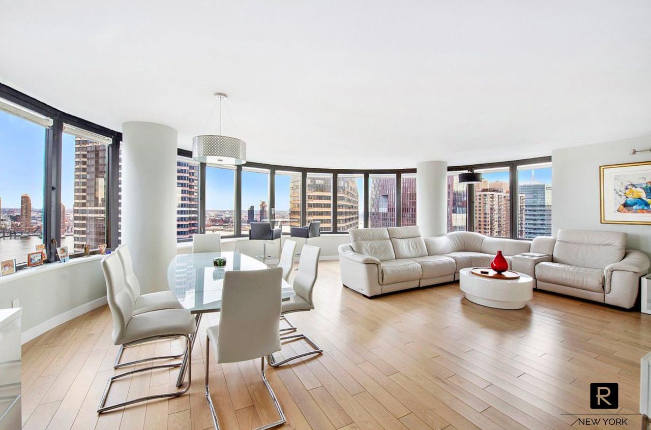 330 East 38th Street Murray Hill New York NY 10016