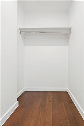 27-20 42nd Road 8-J Long Island City Queens NY 11101