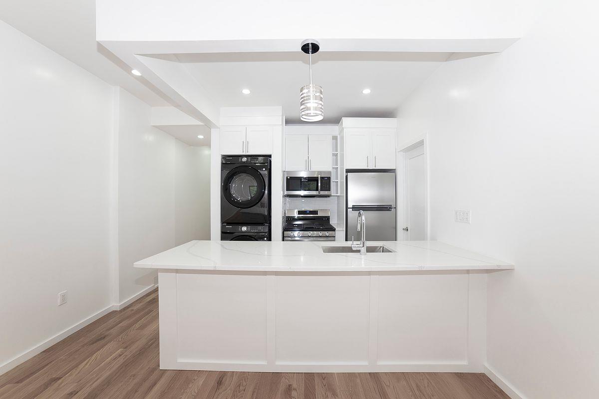 309 East Houston Street, Apt 2-D, New York, NY 10002
